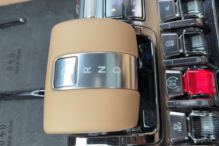 Used Formula Leopard Leopard 8 2025 Smart & Brave Flagship Edition 7 Seats