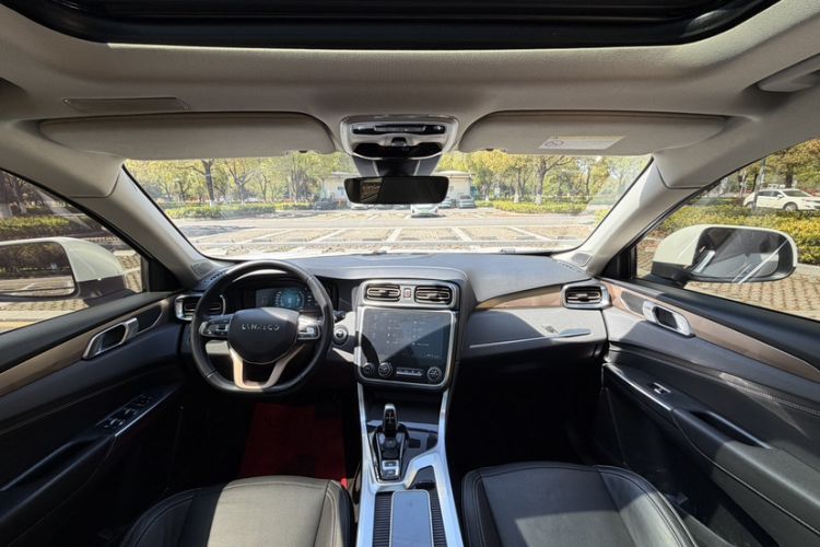 Used Lynk & Co 01 2017 2.0T Two-Wheel Drive Pro Edition
