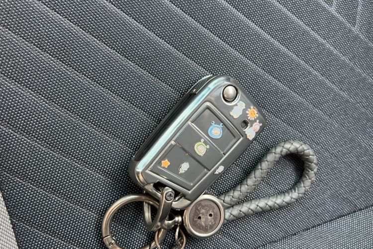 Used Volkswagen Tharu 2024 300TSI Two-Wheel-Drive Crescent Edition Interior 1