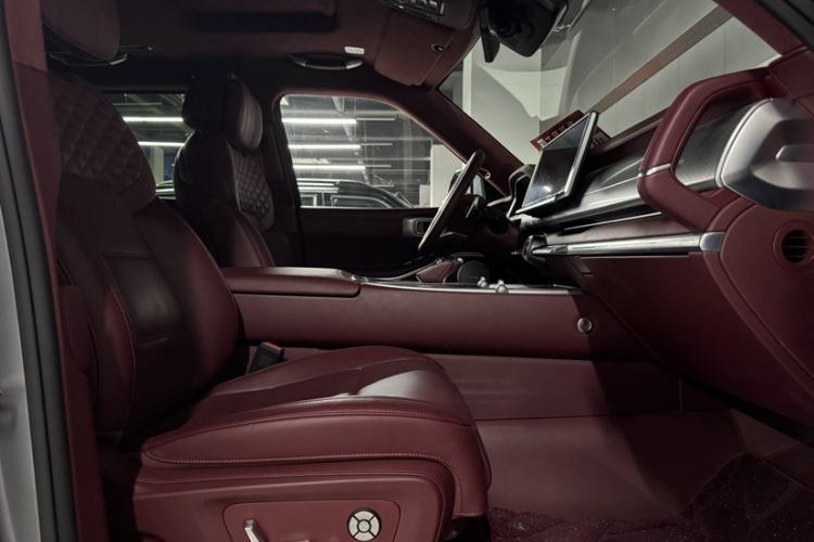 Used Tank 700 New Energy 2024 Hi4-T Extreme Edition Right Front Seat