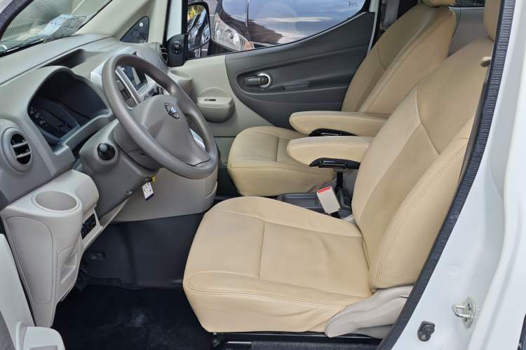 Used Nissan NV200 2016 Revised Version 1.6L CVT Luxury Edition