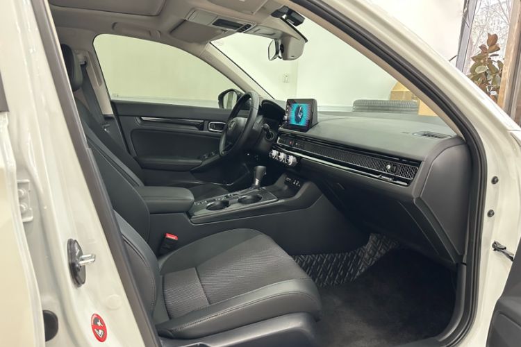 Used Honda Integra 2023 240TURBO CVT Phantom Night · Tech Edition Interior 5