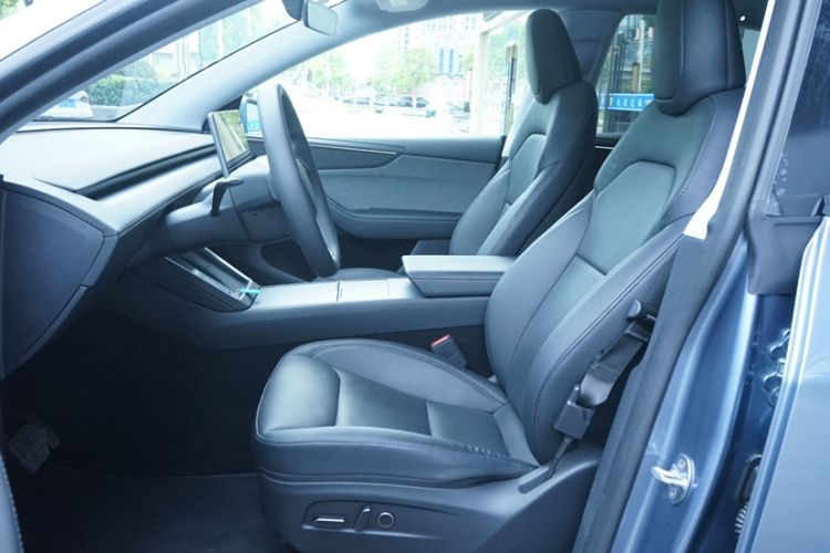 Used Tesla Model Y 2025 Rear-Wheel-Drive Version
