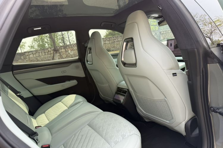 Used Zeekr 001 2024 WE Edition 95 kWh All-Wheel Drive Interior 8