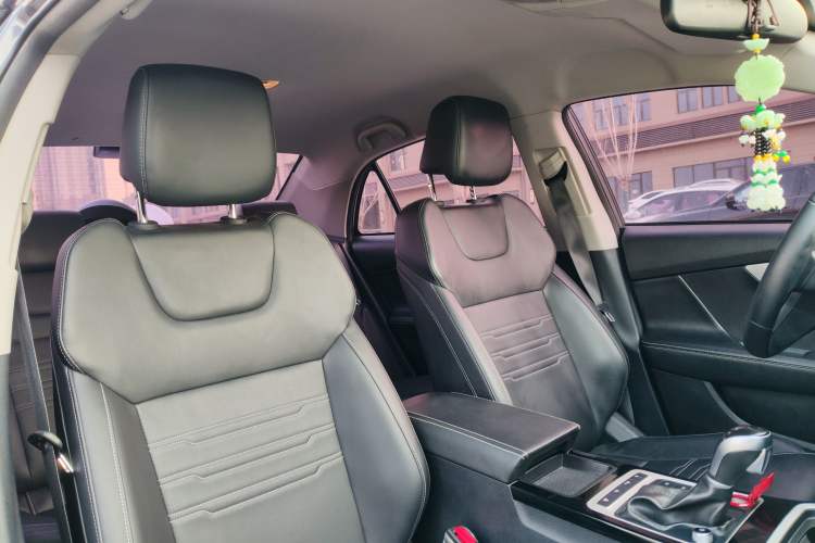 Used BYD Qin 2019 1.5L Automatic Luxury Model Headliner