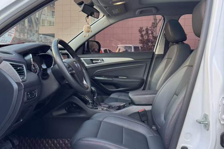 Used CHANGAN CS75 2017 Shangkui Edition 1.5T Automatic Fengxiang Model Interior 2