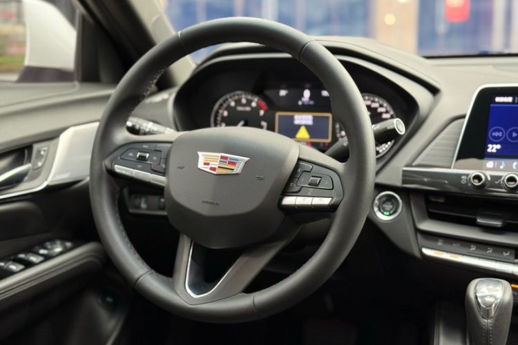 Used Cadillac CT4 2023 25T Luxury Model Interior 7