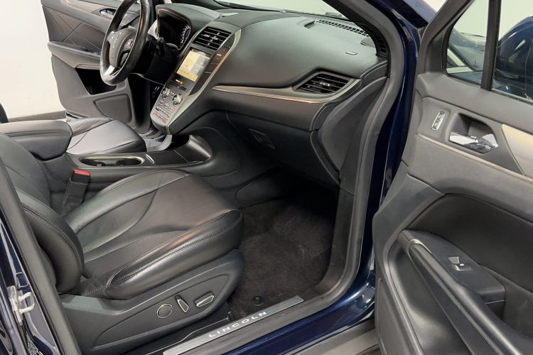 Used Lincoln MKC 2017 2.0T Two-Wheel Drive Deluxe Edition
