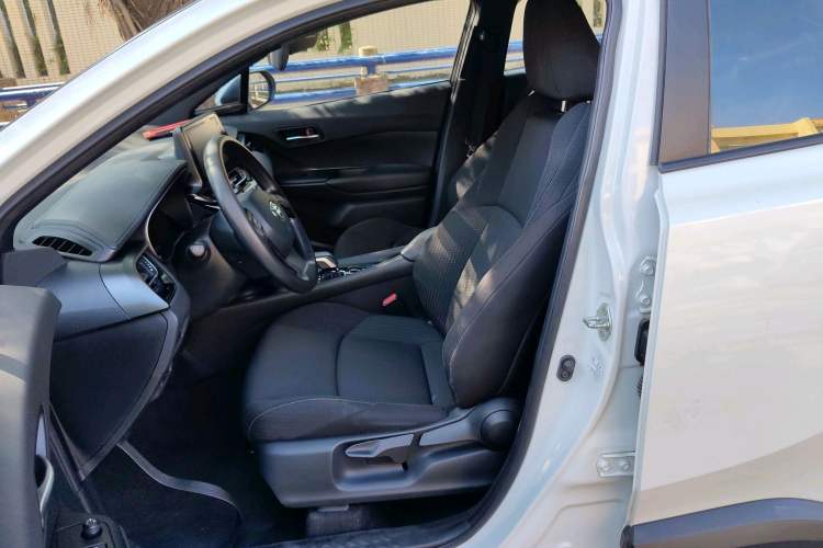 Used Toyota C-HR EV 2020 Leading Edition Interior 5