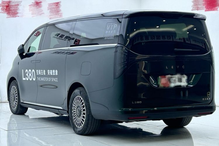 Used Geely Galaxy LEVC L380 2025 805 km Flagship Version All-Wheel Drive