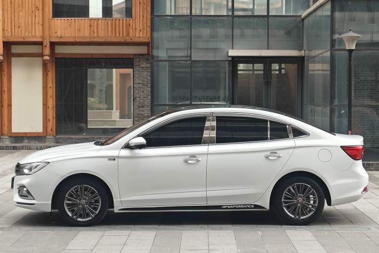 Used Roewe i5 2019 1.5L Automatic 4G Connected Langhao Edition