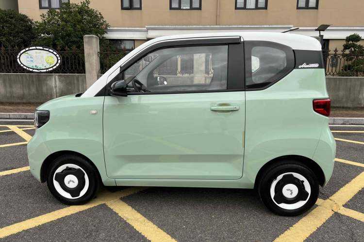 Used Wuling Hongguang MINIEV 2021 Macaron Premium Model – Lithium Iron Phosphate