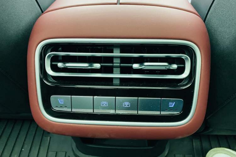 Used Chery Fulwin A9L 2025 Model, Four-Wheel Drive High-Energy Peak Edition
