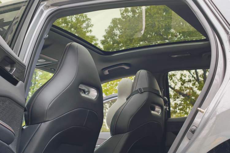 Used CHANGAN UNI-V 2025 1.5T 500Bar Prestige Version
