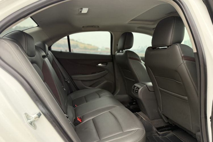 Used Chevrolet Malibu 2018 530T Automatic Luxury Edition Interior 3