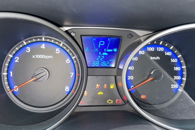 Used Hyundai ix35 2015 2.0L Automatic Two-Wheel Drive Leading Trim China V Standard
