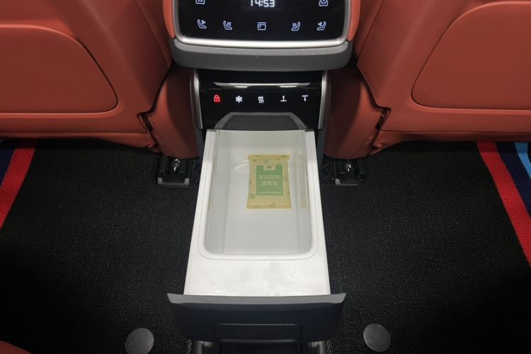 Used Dongfeng eπ eπ008 2024 210Max Range-Extended Version 6 Seats
