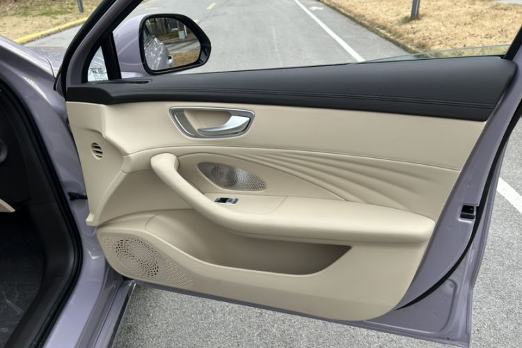 Used Roewe M7 DMH 2025 Model 160km Premium Version
