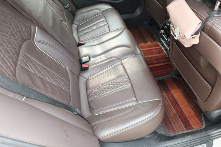 Used BMW 5 Series 2018 Facelifted 530Li Luxury Edition Premium Package Interior 2