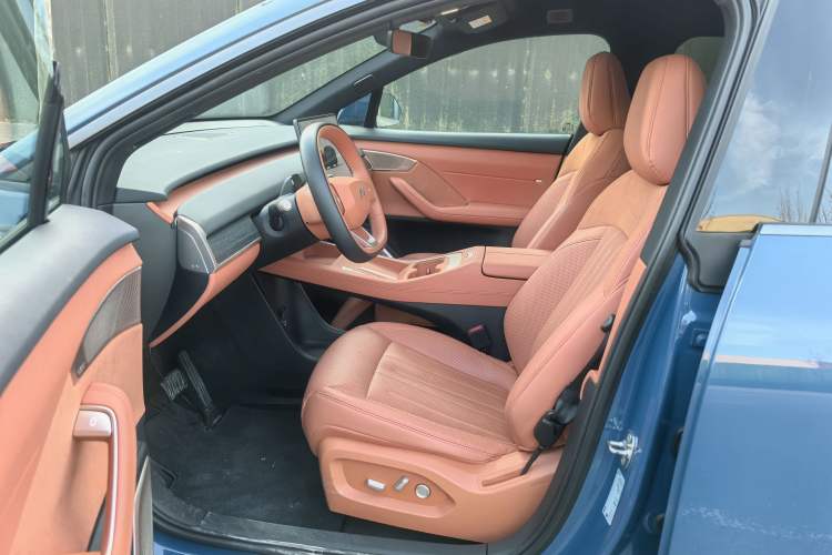 Used ONVO L60 2024 60 kWh Rear-Drive Version