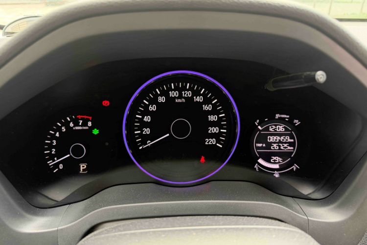 Used Honda Vezel 2015 1.5L CVT two-wheel drive Comfort trim Interior 1