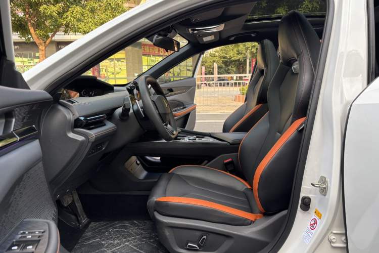 Used Changan UNI-V 2023 1.5T Prestige Model
