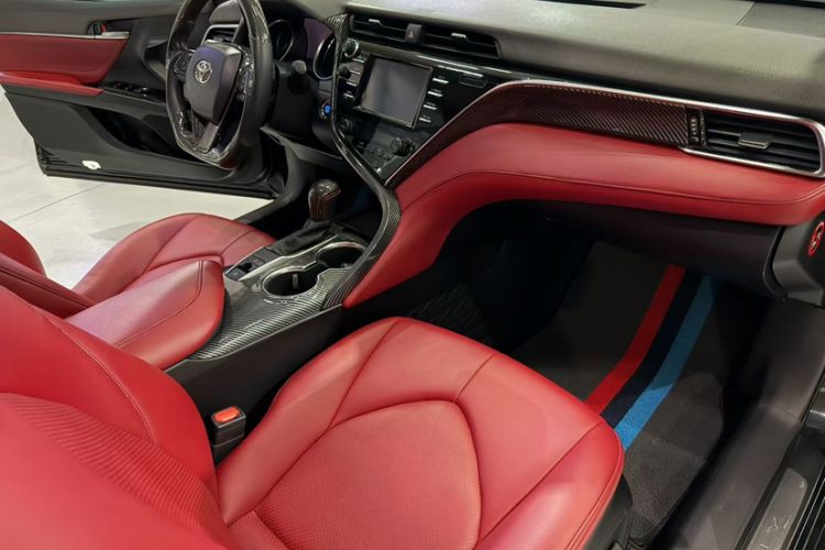 Used Toyota Camry 2018 2.0G Luxury Edition Interior 5