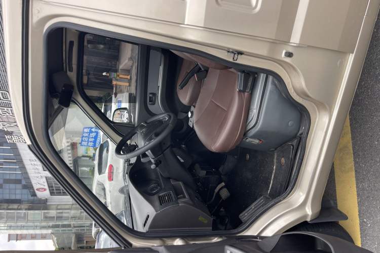 Used Wuling Rongguang EV 2022 Basic Passenger Bus Powered by Penghui Battery
