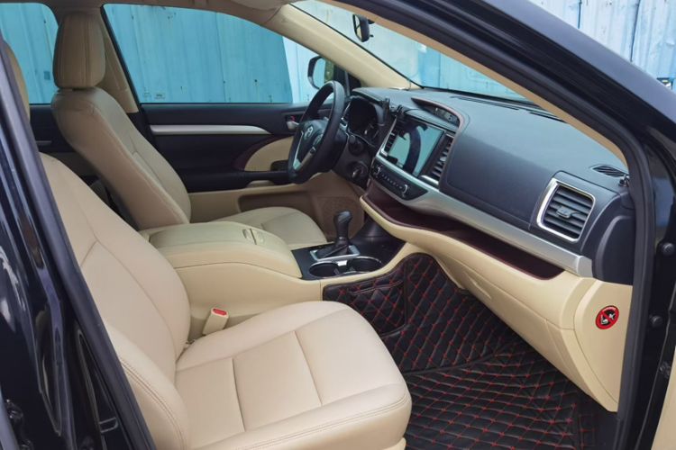 Used Toyota Highlander 2017 2.0T Two-Wheel Drive Elite Version 7 Seats