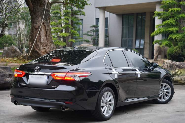 Used Toyota Camry 2021 2.0G Luxury Edition
