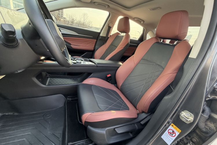 Used CHANGAN Eado 2023 Changan Edition PLUS Blue Whale NE 1.4T GDI DCT Prestige Version
