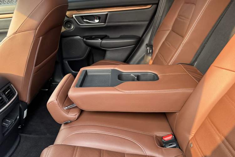 Used Honda CR-V 2021 240TURBO CVT 2WD Fashion Edition
