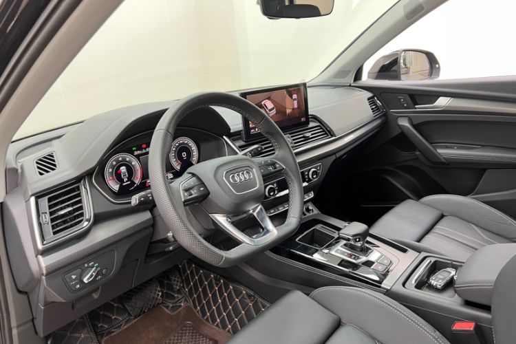 Used Audi Q5L 2022 Updated 45T Luxury Dynamic Version Interior 5