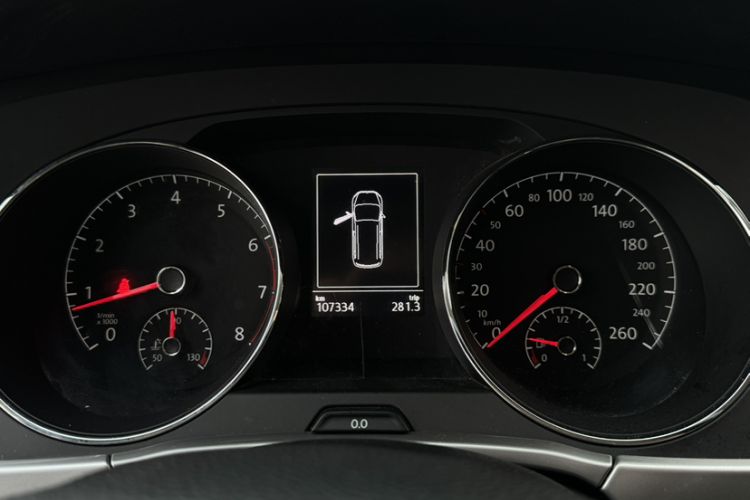 Used Volkswagen Touran 2016 Volkswagen Touran L 280TSI Manual Trend Edition