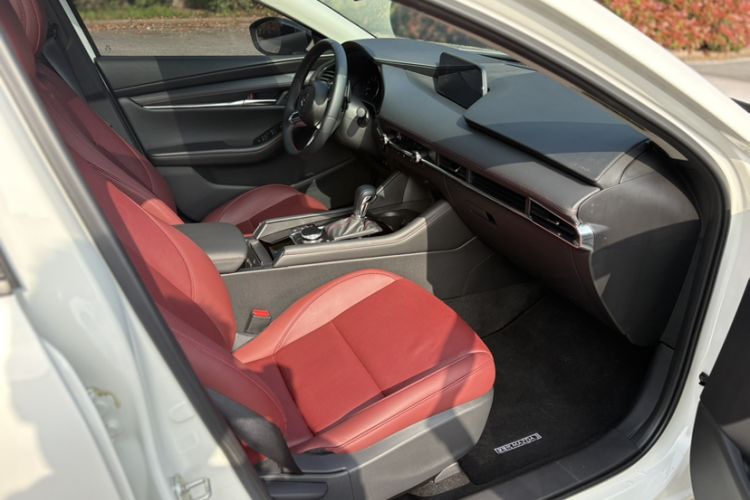 Used Mazda 3 Axela 2023 2.0L Automatic ZhiZhen Edition Interior 6