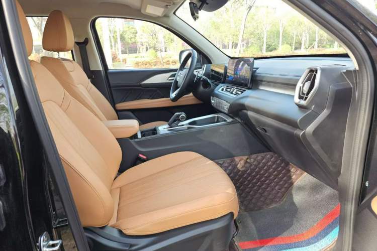 Used Haval H5 2025 2.0T Automatic All-Wheel Drive Navigation Version Diesel Interior 2