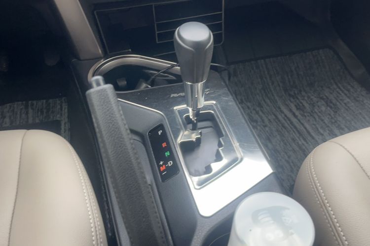 Used Toyota RAV4 2019 2.0L CVT Two-Wheel Drive Fashion X Limited Edition China VI Standard