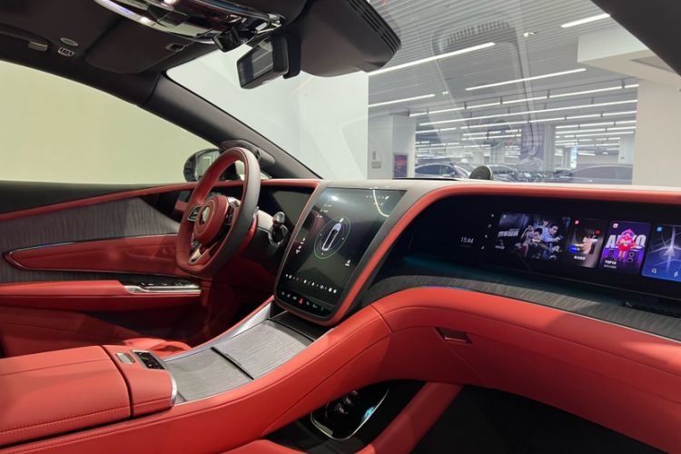 Used Yangwang U7 2025 EV Five-Seat Luxury Edition