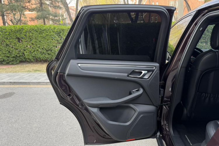 Used Porsche Macan 2024 Macan 2.0T