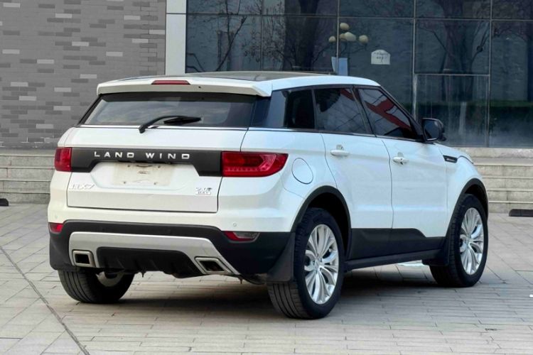 Used Land X7 2015 2.0T Panoramic Prestige Edition
