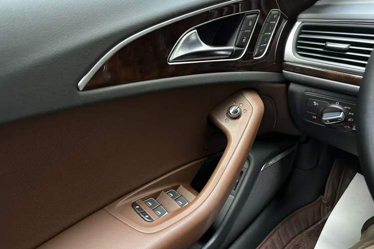 Used Audi A6L 2014 30 FSI Luxury Model Interior 9