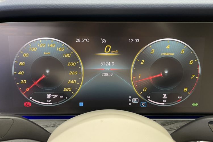 Used Mercedes-Benz E-Class 2022 Second Facelift E 300 L Luxury Edition Odometer Close Up