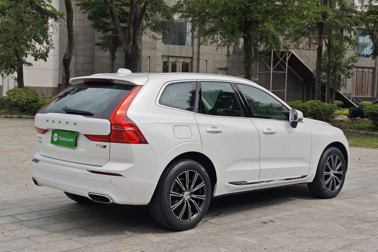 Used Volvo XC60 2020 T5 4x4 Smart Luxury Edition Exterior 3