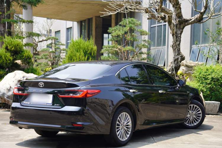 Used Toyota Camry 2026 Model Dual-Engine 2.0HGVP Luxury Edition Exterior 5