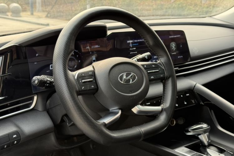 Used Hyundai Elantra 2021 1.5L CVT LUX Prestige Edition