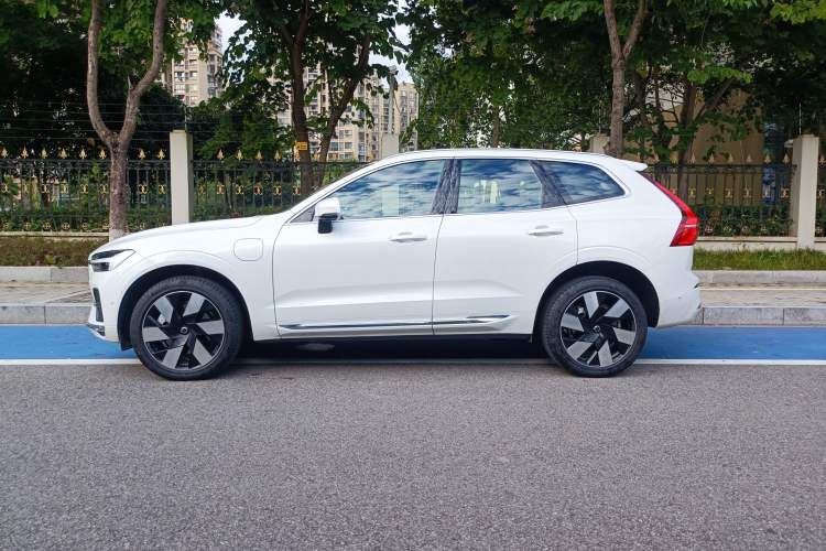 Used Volvo XC60 New Energy 2024 T8 Plug-in Hybrid Long-Range All-Wheel Drive Smart Luxury Edition