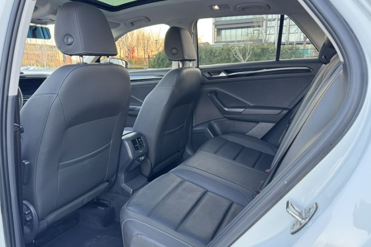 Used Volkswagen T-ROC 2020 280TSI DSG Two-Wheel Drive Comfort Version Interior 5