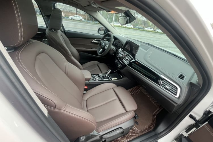 Used BMW 1 Series 2023 120i M Sport Night Edition Interior 9