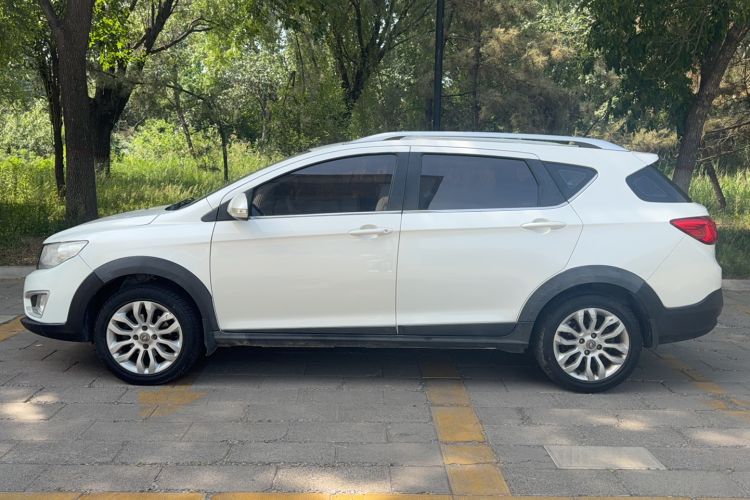 Used Dongfeng Aeolus AX3 2016 1.5L Automatic Shangkue Model
