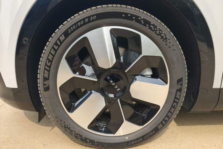 Used Zeekr MIX 2025 Intelligent Driving Version Exterior 8